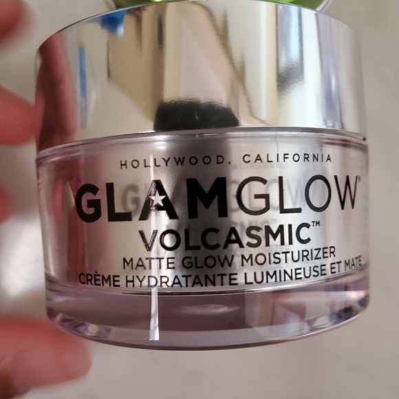 glamglow volcasmic matte glow moisturiser
